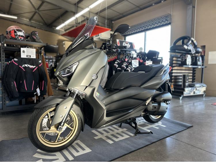YAMAHA XMAX 125 TECH MAX KAMO PREMIERE MAIN