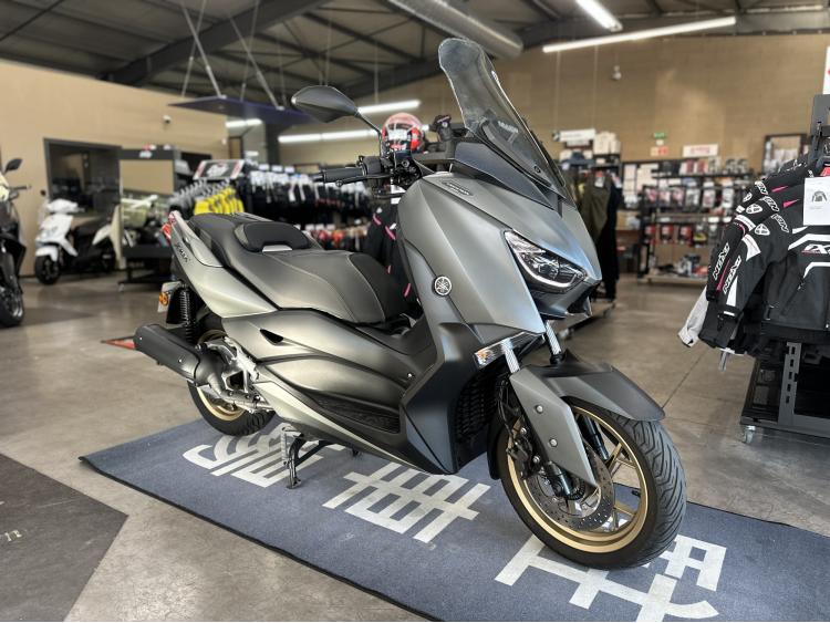 YAMAHA XMAX 125 TECH MAX KAMO PREMIERE MAIN