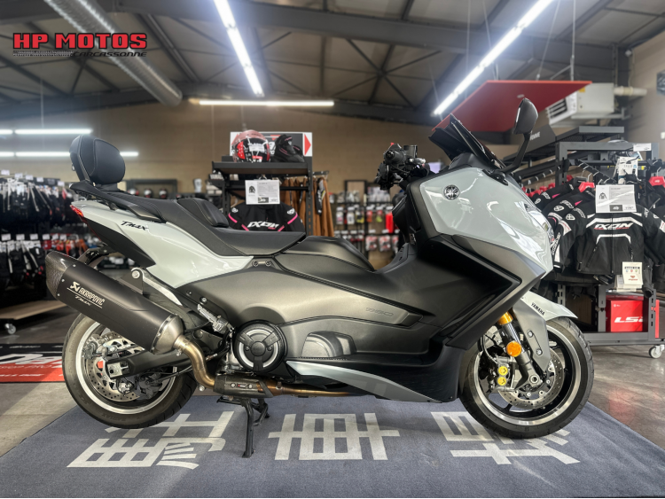 YAMAHA XP T-MAX 560 TECH MAX AKRAPOVIC