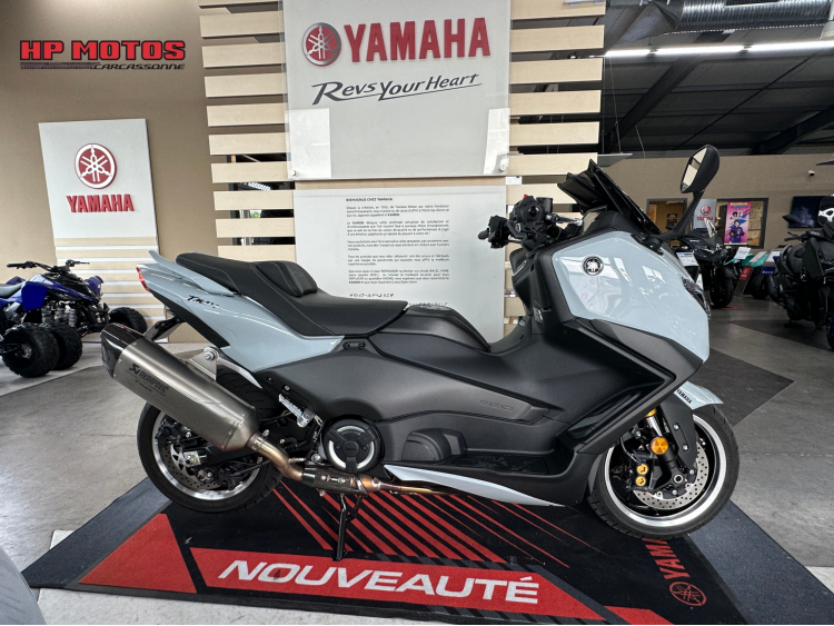 YAMAHA TMAX 560 TECH MAX AKRAPOVIC