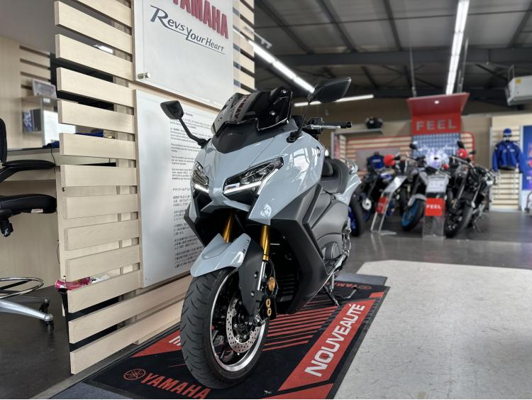 YAMAHA TMAX 560 TECH MAX AKRAPOVIC